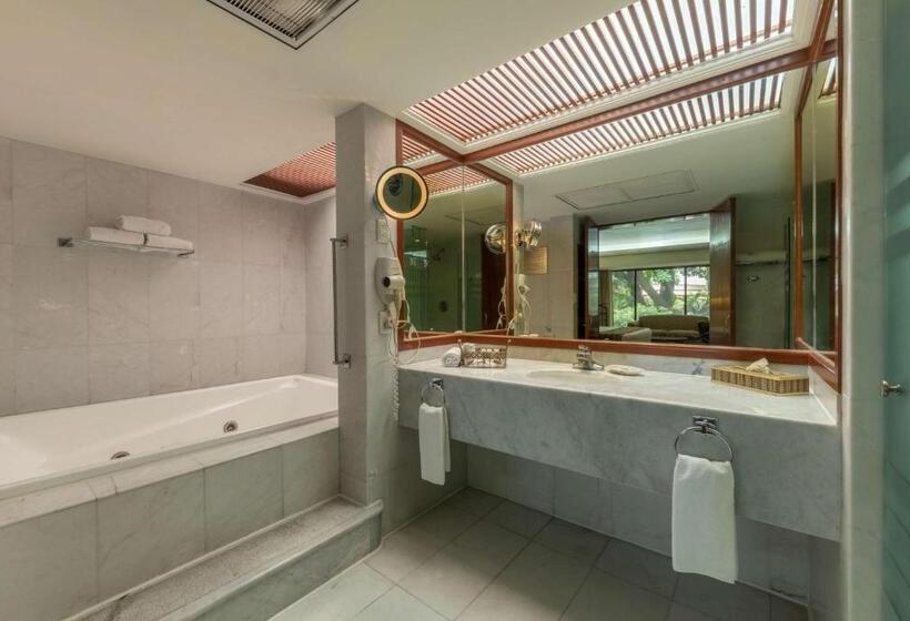 キングサイズベッドのスイートルーム, Wyndham Garden Guadalajara Expo Plaza Del Sol