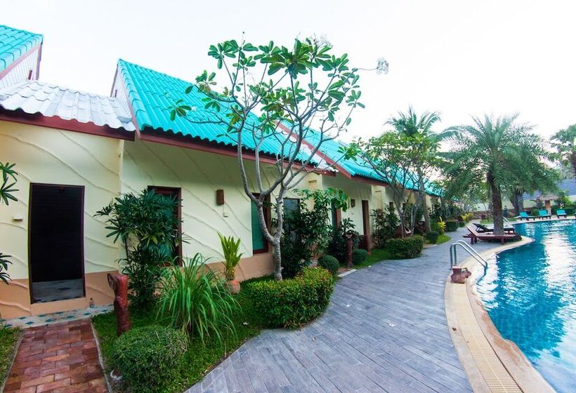 带泳池观景的豪华房, The Green Beach Resort