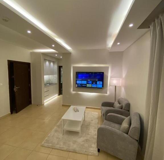 اتاق لوکس, 7 Days