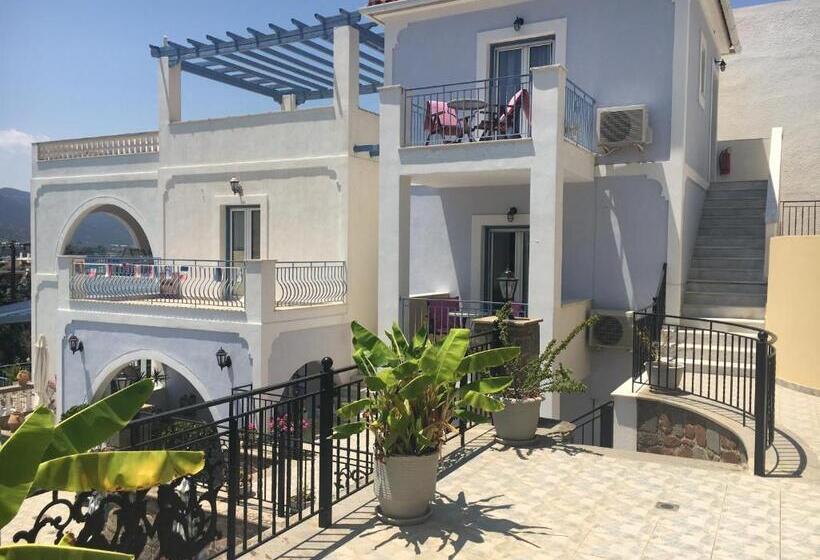 Номер Стандарт Вид на Море с Балконом, Ktm Sunny Villas