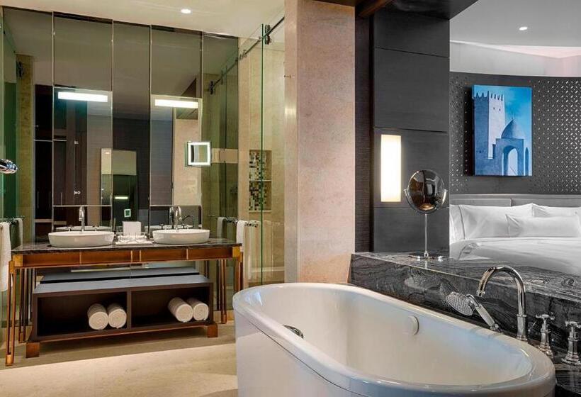 Номер Deluxe Кровать Кинг Вид на Город, The Westin Doha Hotel & Spa