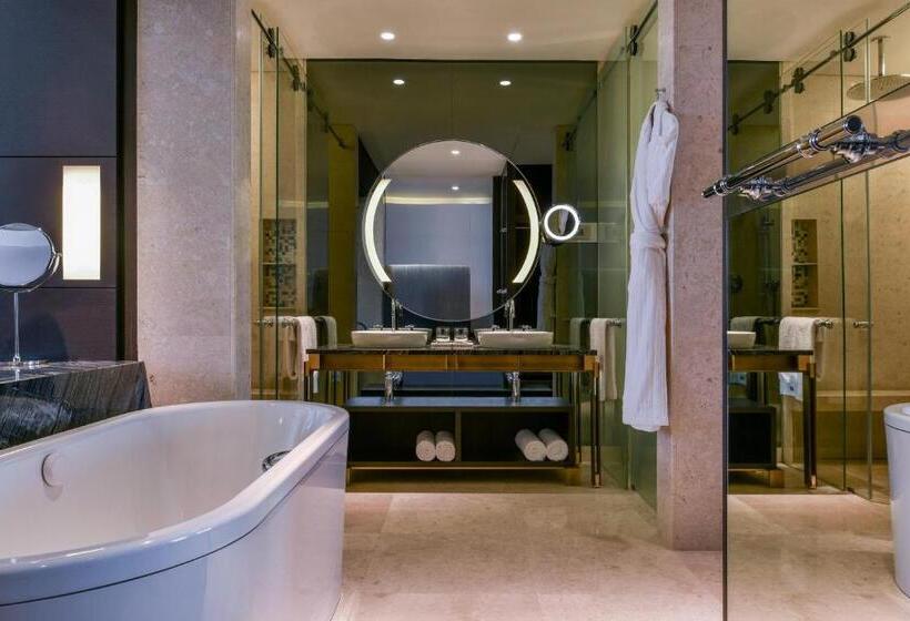 Номер Executive Кровать Кинг, The Westin Doha Hotel & Spa