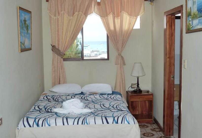 Chambre Familiale, Castro Galapagos