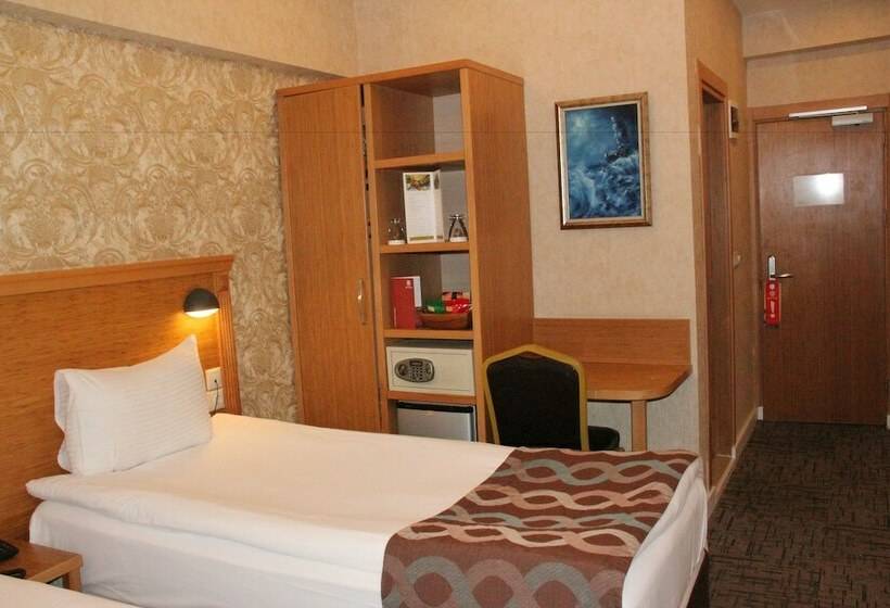 Номер Стандарт, Grand Hitit