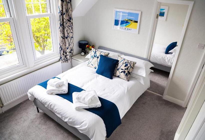 Семейный Номер, Kingsway Guesthouse   A Selection Of Single, Double And Family Rooms In A Central Location