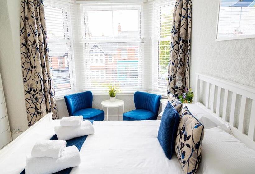 Стандартный Номер Кровать Кинг, Kingsway Guesthouse   A Selection Of Single, Double And Family Rooms In A Central Location