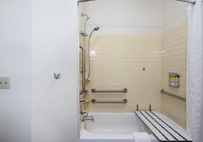 Люкс Кровать Кинг, Candlewood Suites Auburn, An Ihg