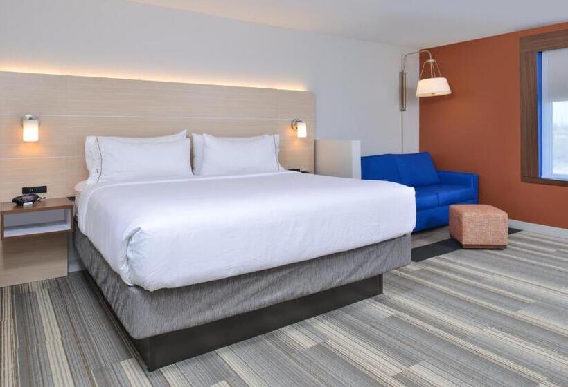 Номер Superior, Holiday Inn Express & Suites Farmington Hills   Detroit, An Ihg