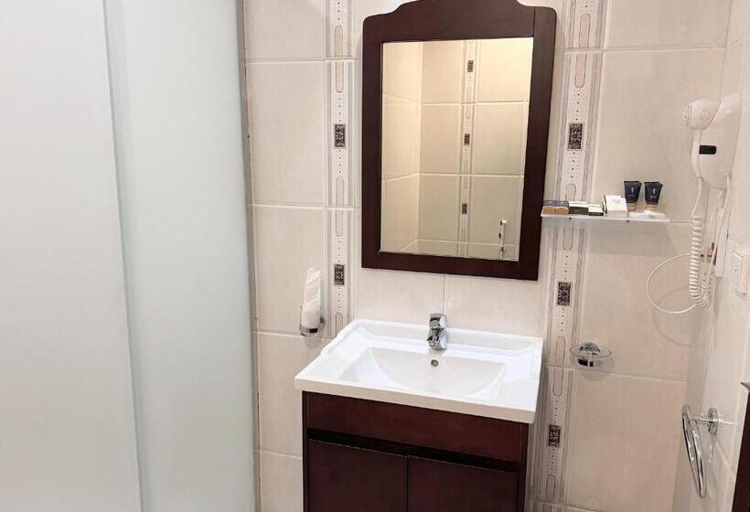 Quarto Triplo Deluxe, Al Rayyan Makiya Towers Hotel 1