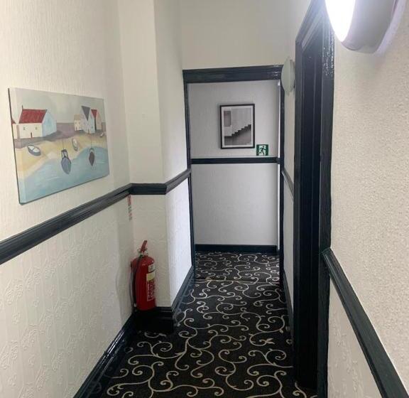 Номер Стандарт Совместная Ванная, Trinity Guest House