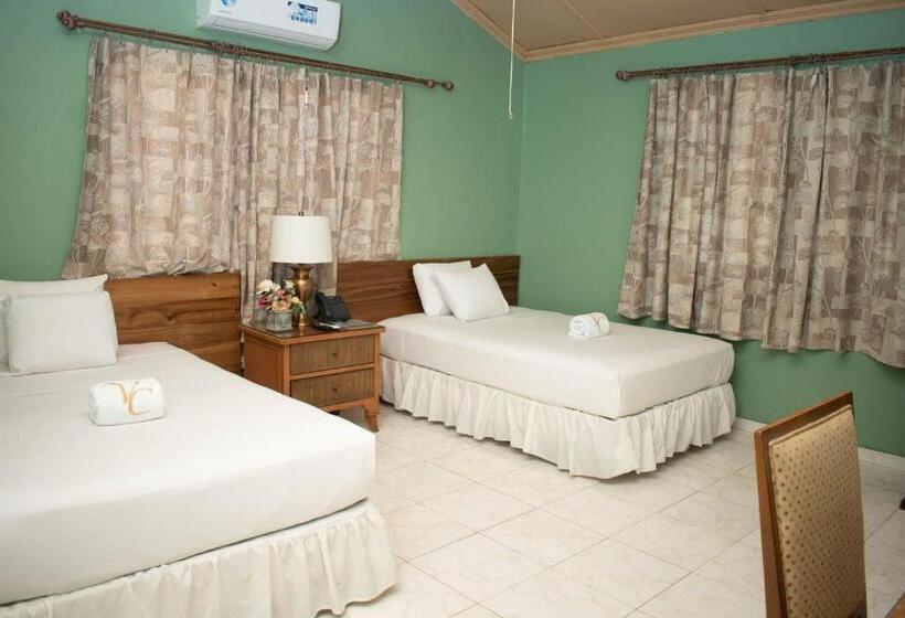 اتاق لوکس سه تخته, Auberge Villa Cana