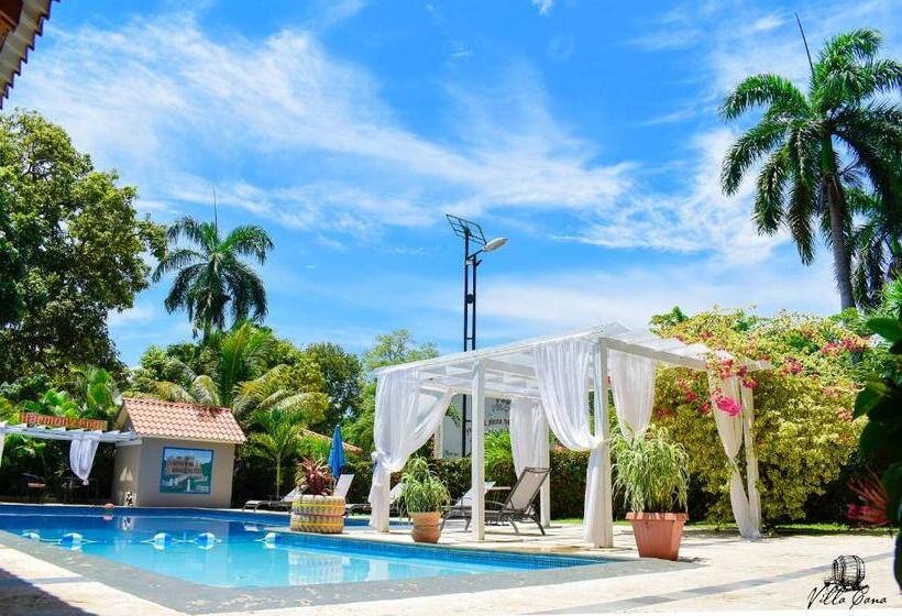 استودیوی سوپریور, Auberge Villa Cana