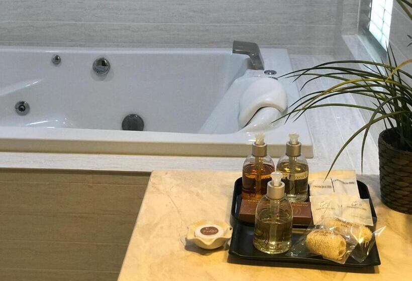 סוויטה משפחתית, Riche Hua Hin Hotel   Sha Plus