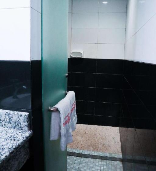 اتاق لوکس, Helios Hotel Malang