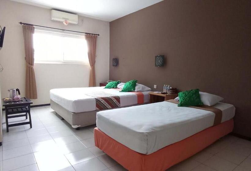 اتاق لوکس خانوادگی, Helios Hotel Malang