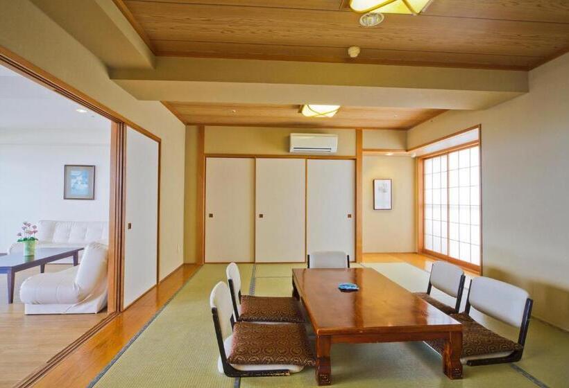 Family Suite, Maholova Minds Miura