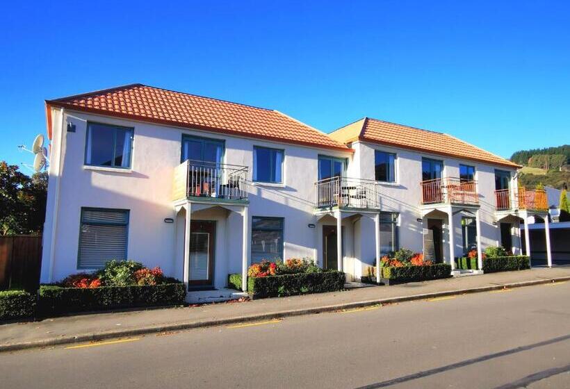 침실 3개 아파트, Les Troupes Apartments