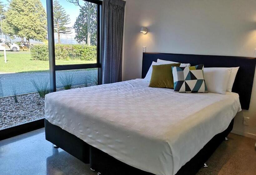 Апартаменты 3 Спальни, Waikanae Beach Ocean View Apartments