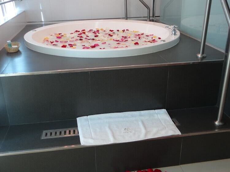 سوئیت پرزیدنت, Verona Hotel & Baños Turcos