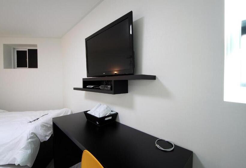 غرفة ديلوكس ثلاثية, Ekonomy Hotel Incheon
