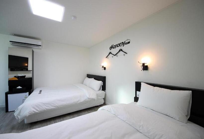 غرفة ديلوكس ثلاثية, Ekonomy Hotel Incheon