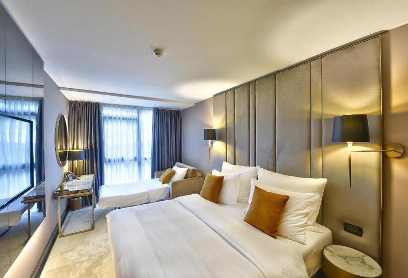 חדר פרמיום לשלושה, Grand Hotel Adriatic