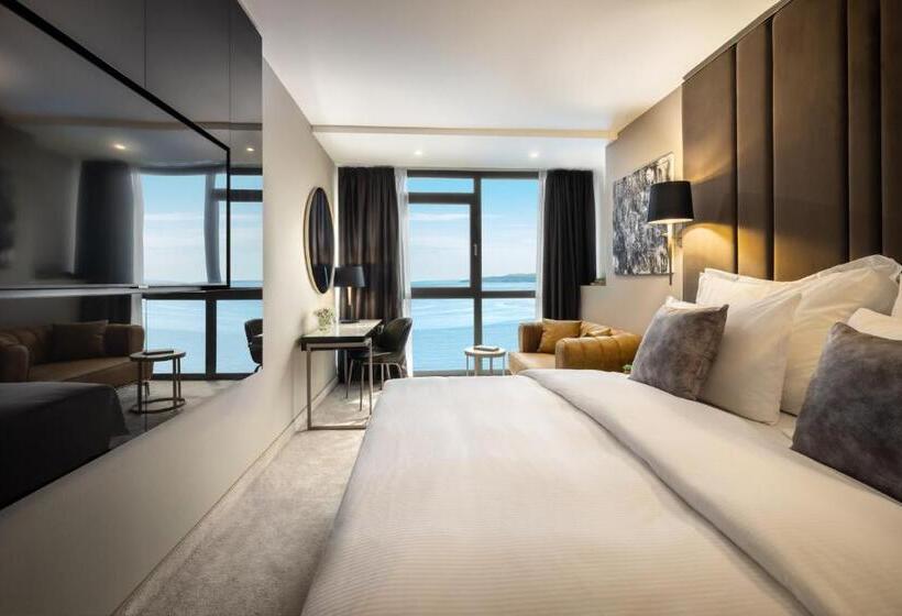 חדר פרמיום לשלושה, Grand Hotel Adriatic