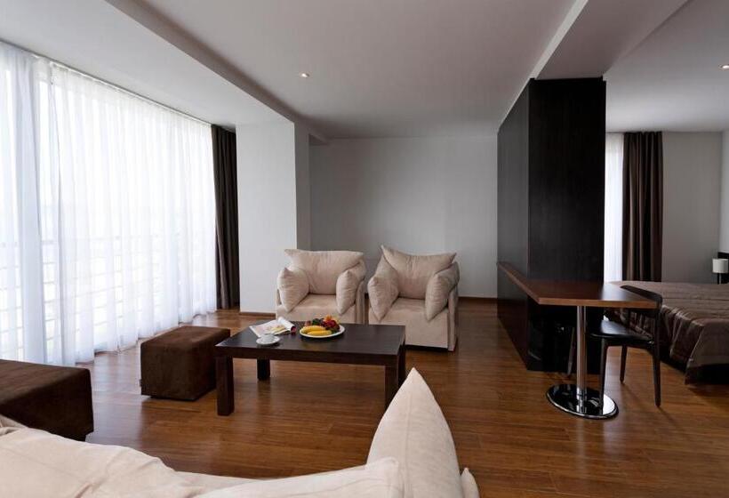 سوییت جونیور لوکس, Romantique Plaza Dojran