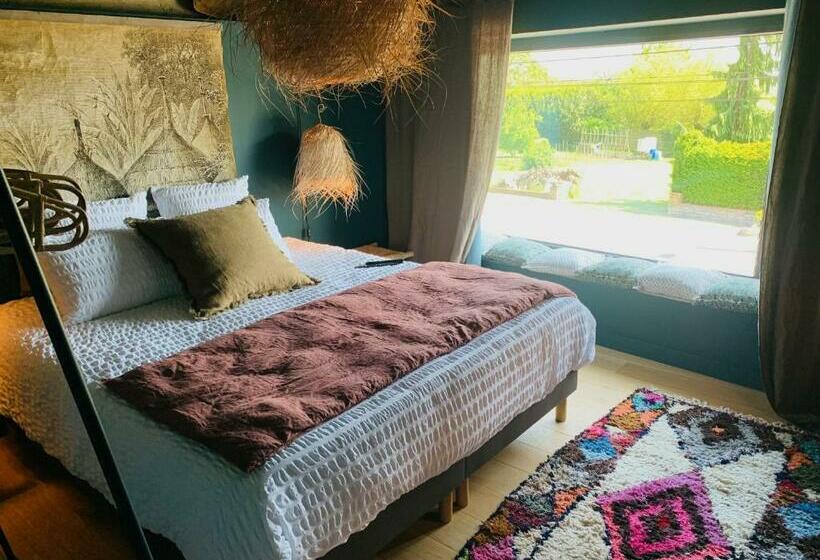 Номер Deluxe, La Cambrousse