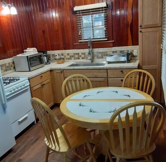 Люкс Deluxe Кровать Кинг, Miranda Gardens Resort