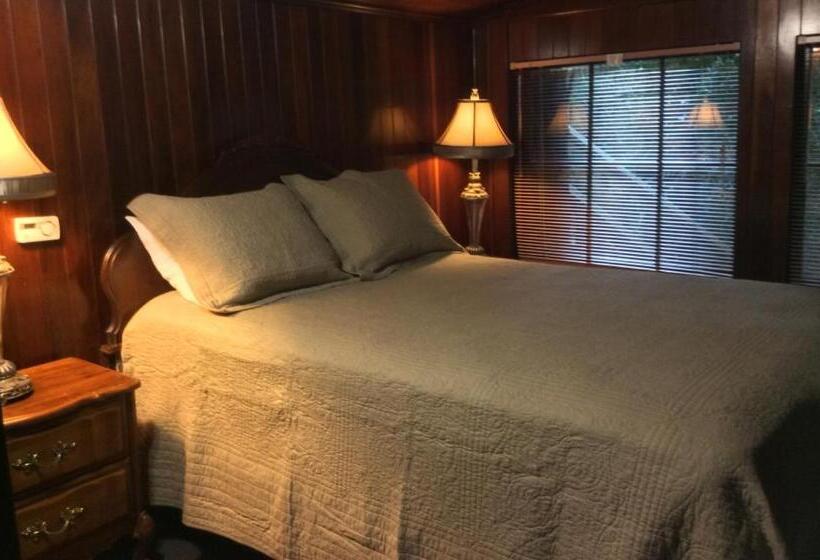 Люкс Deluxe Кровать Кинг, Miranda Gardens Resort