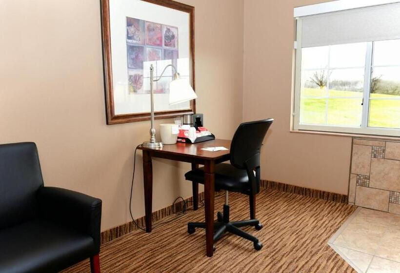 Люкс Кровать Кинг, Cobblestone Inn & Suites   Denison | Majestic Hills