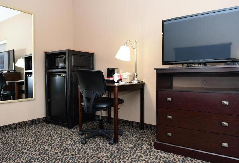Люкс, Cobblestone Inn & Suites   Denison | Majestic Hills