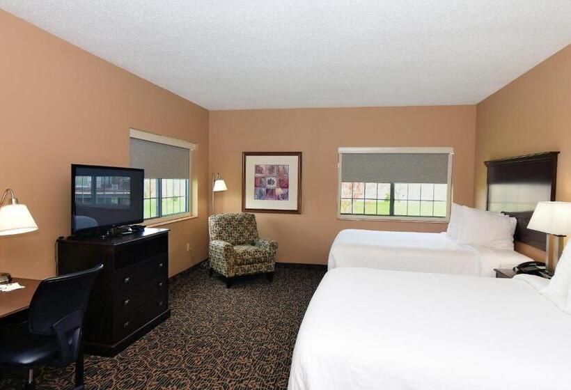 Люкс, Cobblestone Inn & Suites   Denison | Majestic Hills