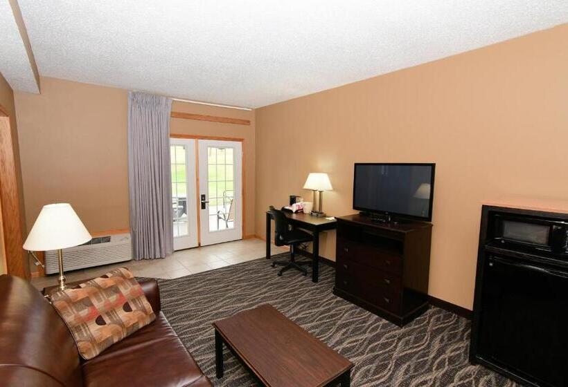 Люкс Семейный 2 Спальни, Cobblestone Inn & Suites   Denison | Majestic Hills