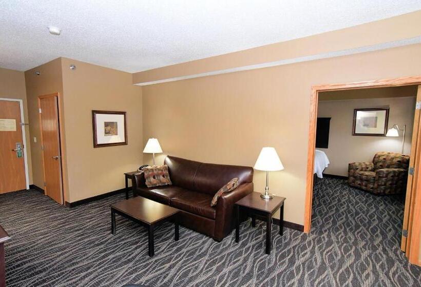 Люкс Семейный 2 Спальни, Cobblestone Inn & Suites   Denison | Majestic Hills