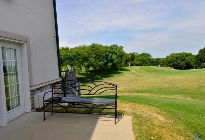 Люкс Кровать Кинг, Cobblestone Inn & Suites   Denison | Majestic Hills