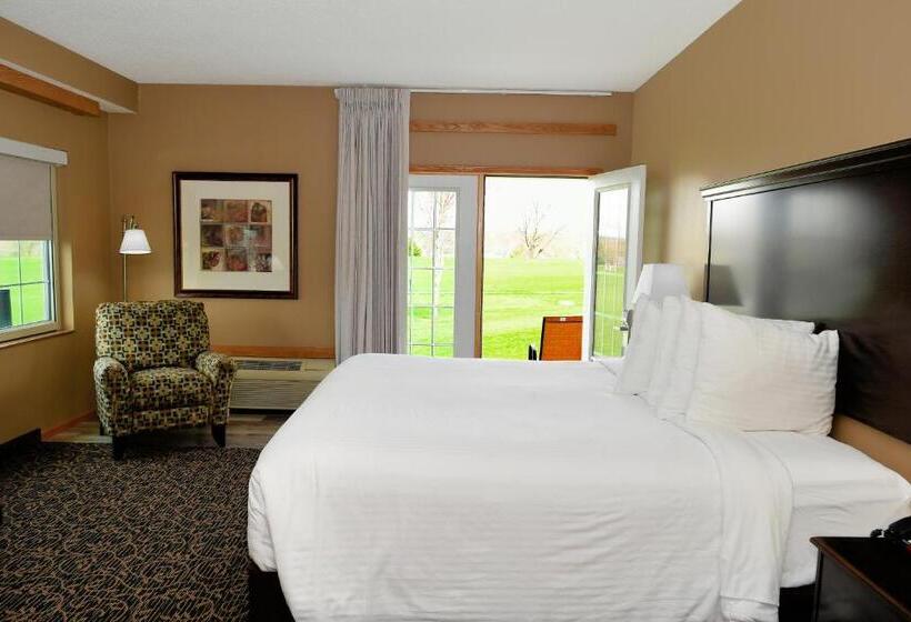 Люкс Кровать Кинг, Cobblestone Inn & Suites   Denison | Majestic Hills