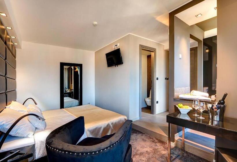 Номер Superior Вид на Город, The View Luxury Rooms