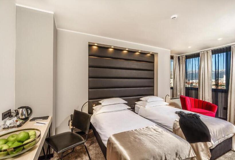 Номер Superior Боковой Вид на Море, The View Luxury Rooms
