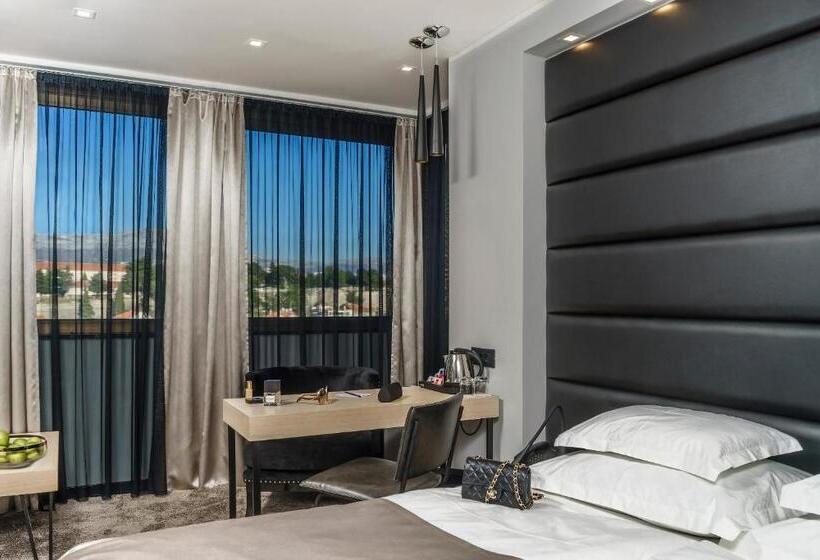 Люкс Вид на Город, The View Luxury Rooms