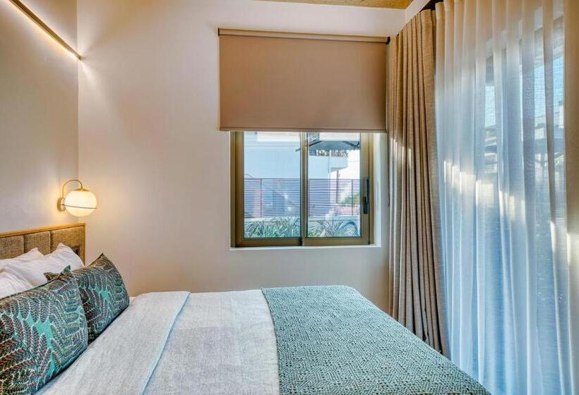 Люкс Повышенной Комфортности, Capital Luxury Suites