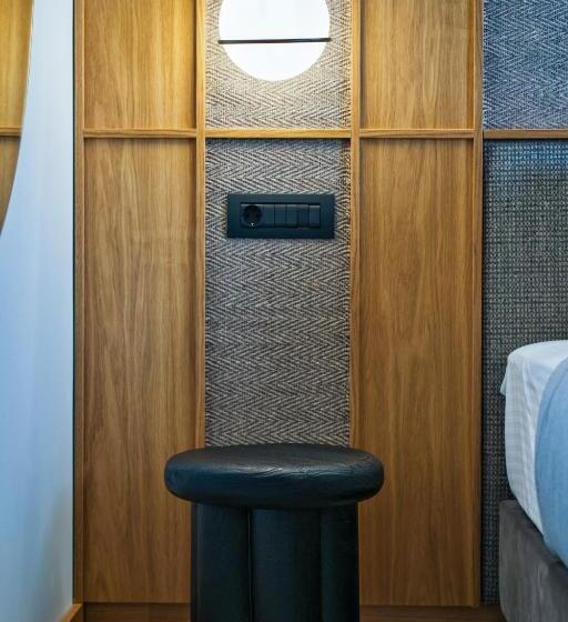 Люкс Повышенной Комфортности, Capital Luxury Suites