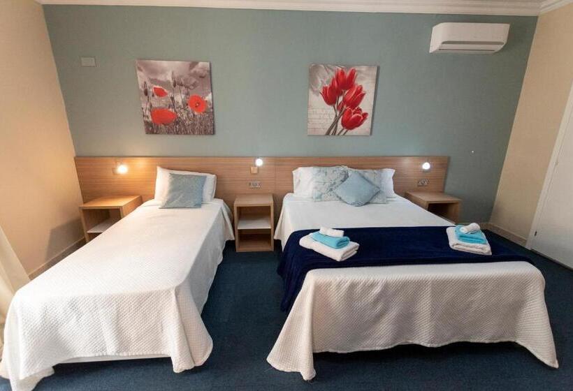 اتاق استاندارد سه تخته با بالکن, Estrella Lodging