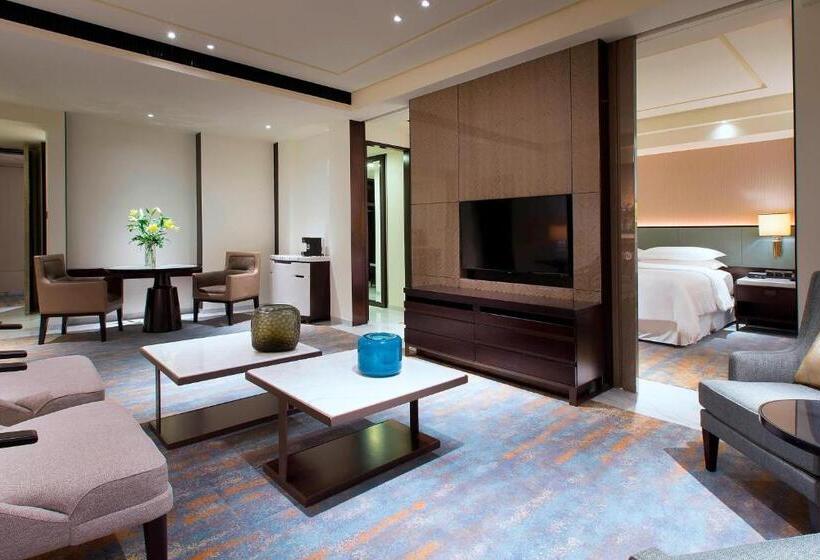 Люкс Клуб, Sheraton Grand Jakarta Gandaria City