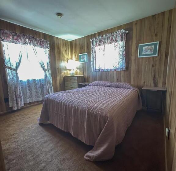 오두막, Lazy Oaks Resort