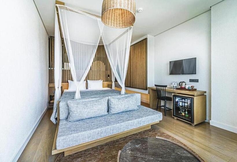 Номер Deluxe Вид на Море с Балконом, Cape Bodrum Luxury Hotel & Beach