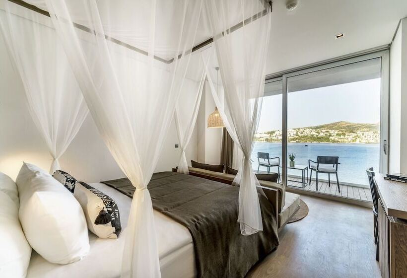 Номер Deluxe Вид на Море с Балконом, Cape Bodrum Luxury Hotel & Beach