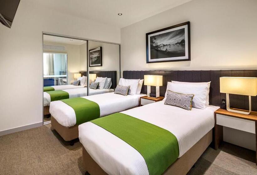Студия Стандарт, Quest Chatswood