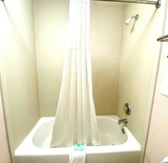 חדר דחוקס עם מיטת קינג, Regency Inn